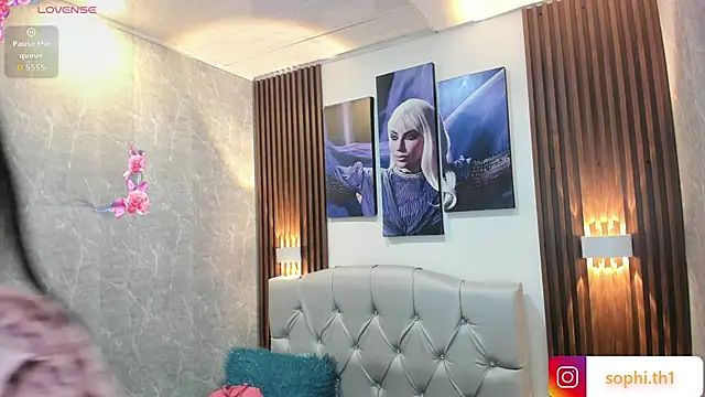 Sophi Thaylorr online show from October 2, 1:05 pm