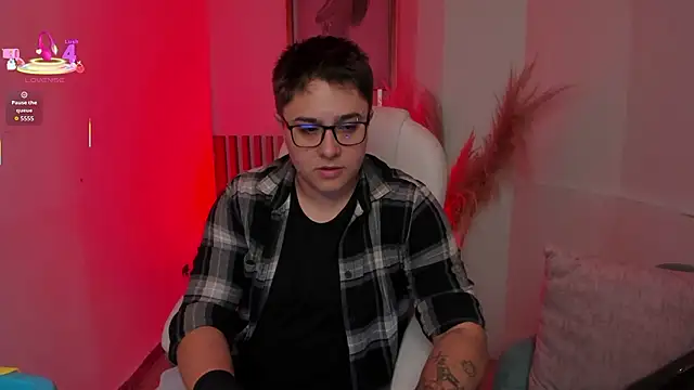 IanGilbert online show from February 5, 9:07 pm