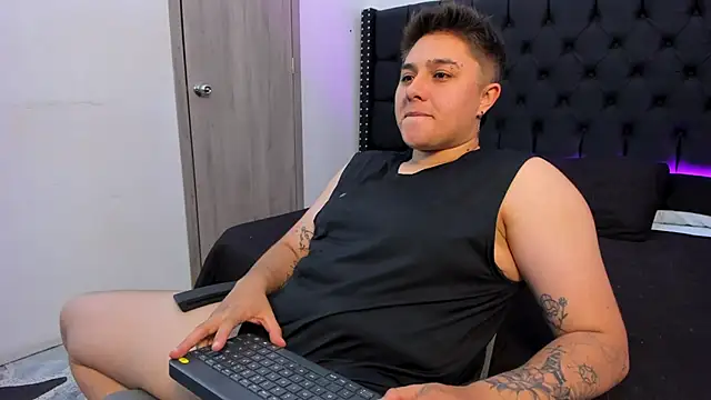 IanGilbert online show from November 23, 9:16 pm