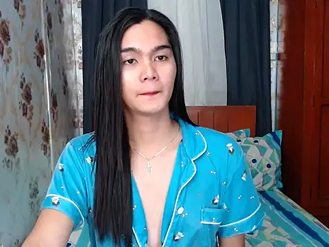 lady in moon online show from October 16, 6:05 am