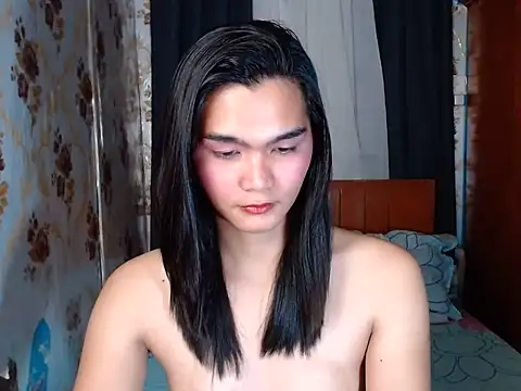 lady in moon online show from March 11, 3:14 pm