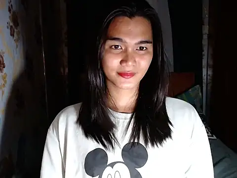 lady in moon online show from March 3, 2:34 pm