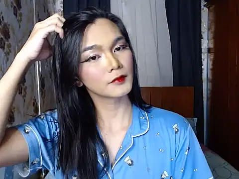 lady in moon online show from March 20, 3:28 pm