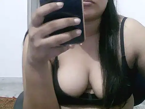 Mon-Luv online show from September 24, 5:45 pm