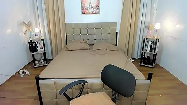 YourlovingAlisha online show from October 1, 2:00 pm