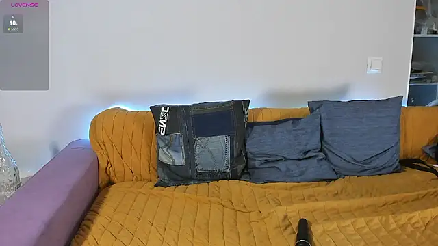 WonderConnie1 online show from January 15, 2:28 am