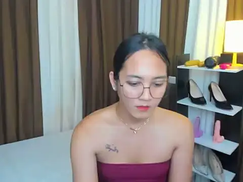 URHottestAngel online show from September 21, 5:39 am