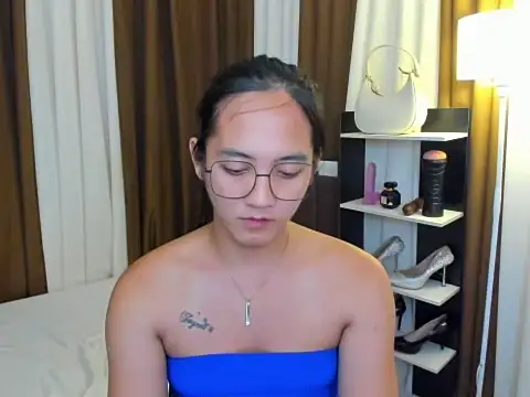 URHottestAngel online show from November 19, 10:59 am