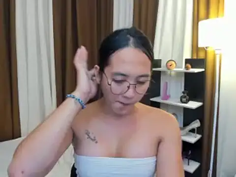 URHottestAngel online show from November 26, 6:03 am