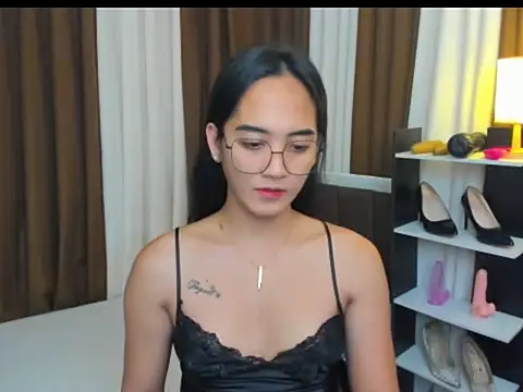 URHottestAngel online show from September 20, 5:28 am