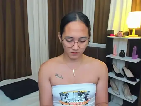 URHottestAngel online show from October 10, 5:07 pm