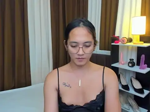 URHottestAngel online show from October 28, 1:28 pm