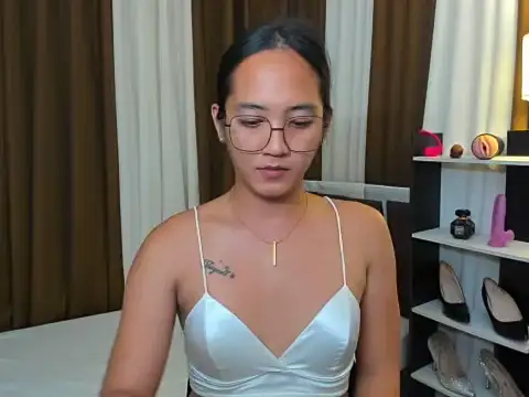 URHottestAngel online show from November 7, 5:07 pm