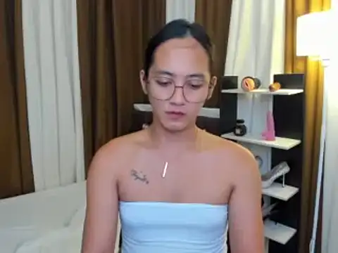 URHottestAngel online show from November 17, 8:37 am