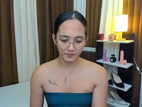 URHottestAngel online show from October 26, 1:17 pm