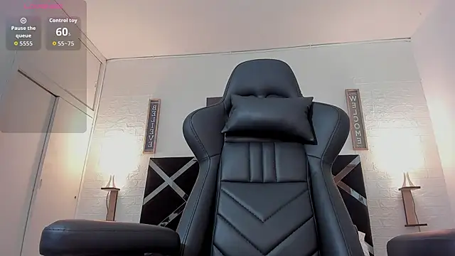 iamCharlotte19 online show from September 12, 7:54 pm