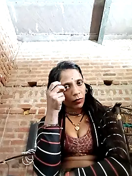 Xx pooja online show from December 1, 2:09 pm