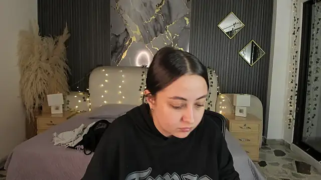 SarahCastro1  online show from February 19, 4:12 am