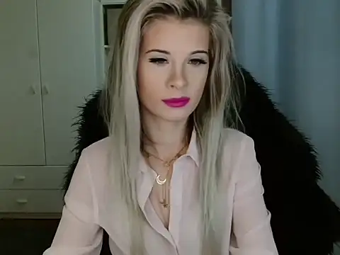 KristineGlow online show from November 7, 7:14 am