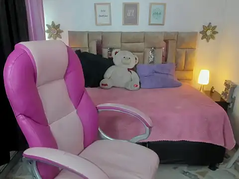 kataleya  18 online show from January 14, 7:52 pm