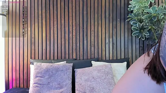 SharonLyn  online show from June 5, 8:15 pm