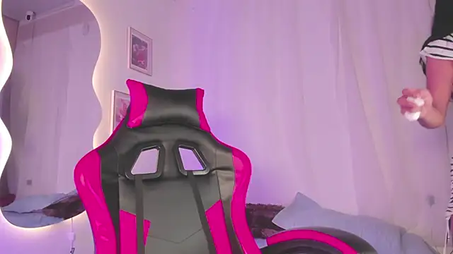 Teen Innocent online show from September 13, 8:39 pm