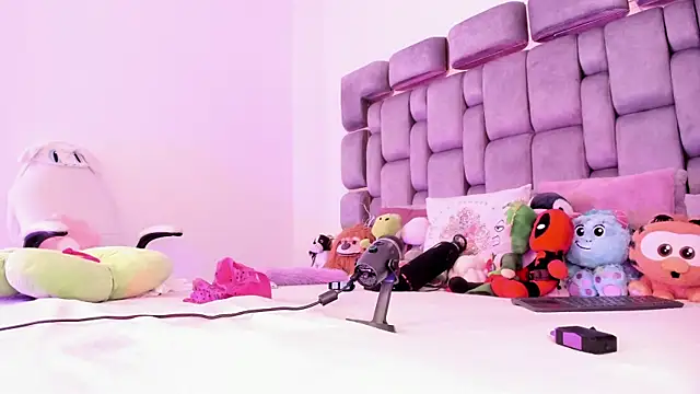 Camila Matinez  online show from April 8, 4:47 am