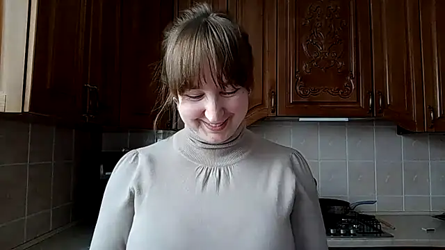 MaroonMoon  online show from April 9, 1:05 pm