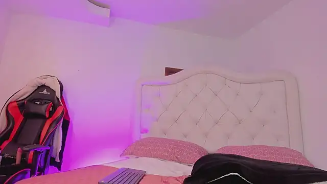 kiara velvet  online show from September 14, 3:04 am