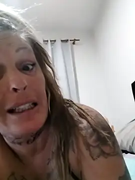 canariamorbosa online show from September 27, 8:27 pm