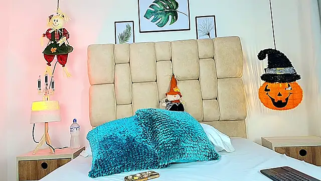 elizawiliamst online show from October 21, 12:42 pm