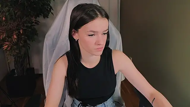 E l i z e  online show from October 24, 5:36 am