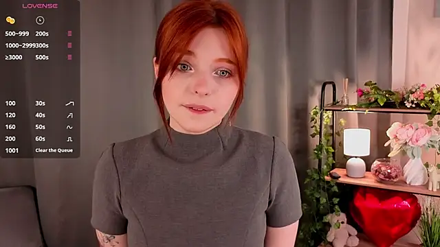 AnnieKim  online show from April 9, 4:01 pm