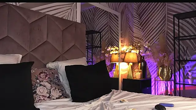 EvaRhea online show from March 31, 3:06 am