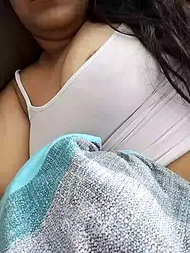 lauramartins7 online show from October 22, 5:51 pm