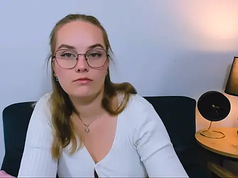 AliceCrazy69 online show from November 18, 4:08 pm