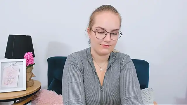 AliceCrazy69 online show from September 15, 3:20 pm