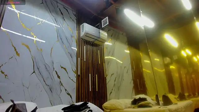 VictoriaDuart online show from April 18, 8:31 pm