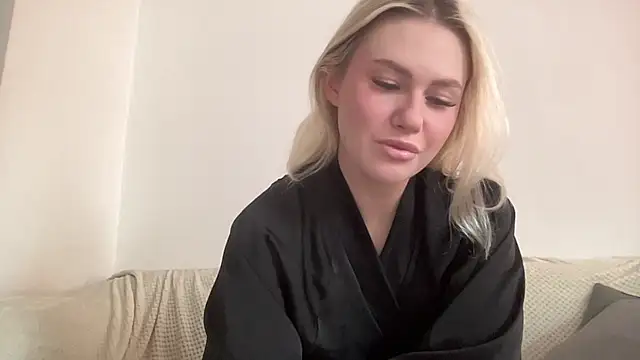 ElaraLuxxxe online show from September 29, 10:09 am