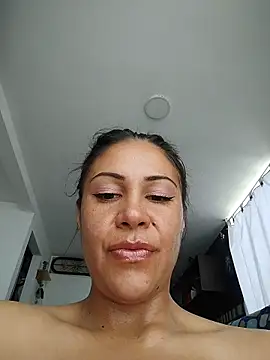 KittyHoleshot87 online show from April 9, 6:57 pm