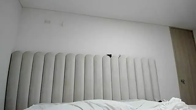 Meganbelford1 online show from February 7, 5:11 am