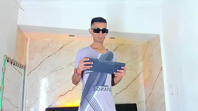 Golldens Dreamss online show from October 8, 8:02 pm