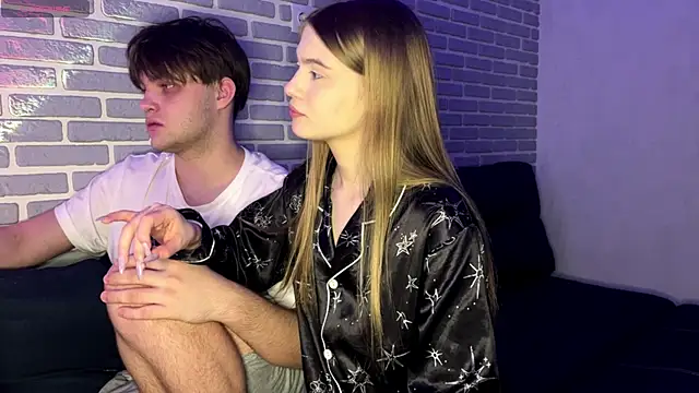 fetchingcouplee online show from November 14, 3:56 pm