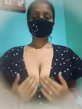 posewith online show from March 30, 7:19 am