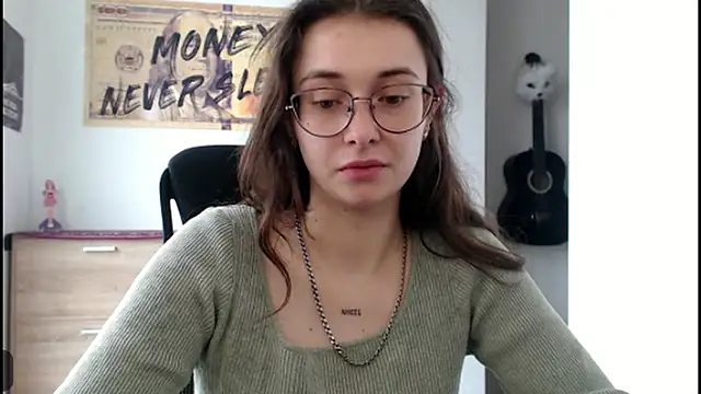 HotAnna2004 online show from October 18, 10:29 am