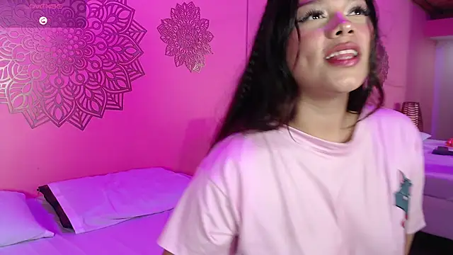 HatsaJones online show from October 4, 4:40 am