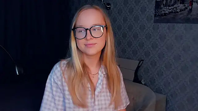 SoonMoor online show from October 11, 6:32 pm