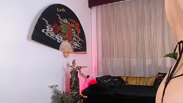 Ellyuwuw online show from April 8, 2:35 am