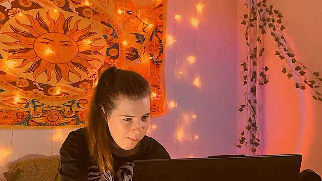 AliceCUNTach online show from February 13, 5:42 am