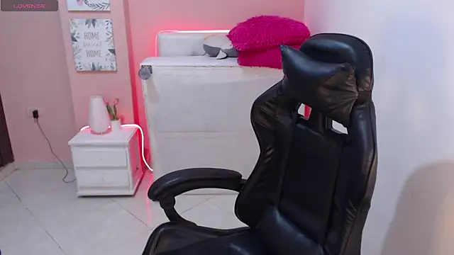 Cherrykissxx online show from September 12, 4:35 am